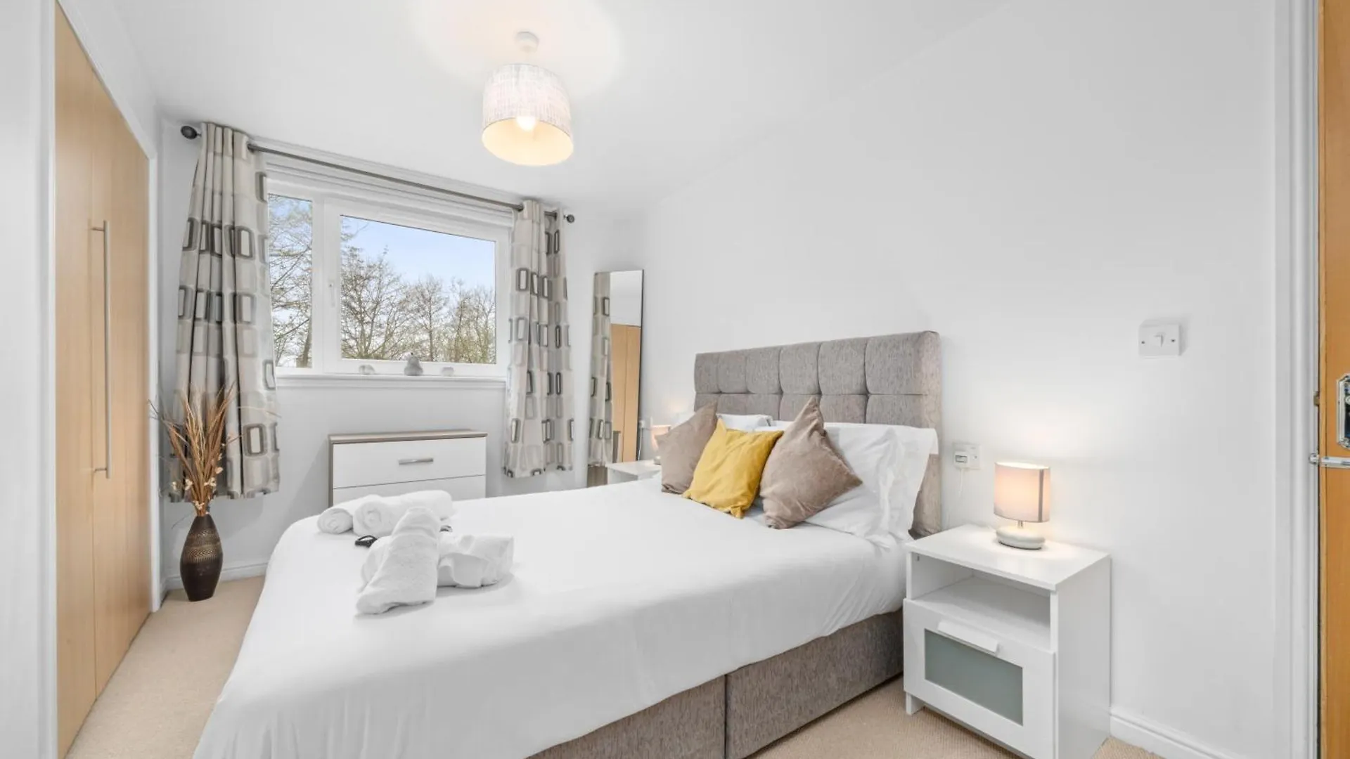 Saughton Suite With Views Of Water Of Leith Edinburgh 0*,  United Kingdom
