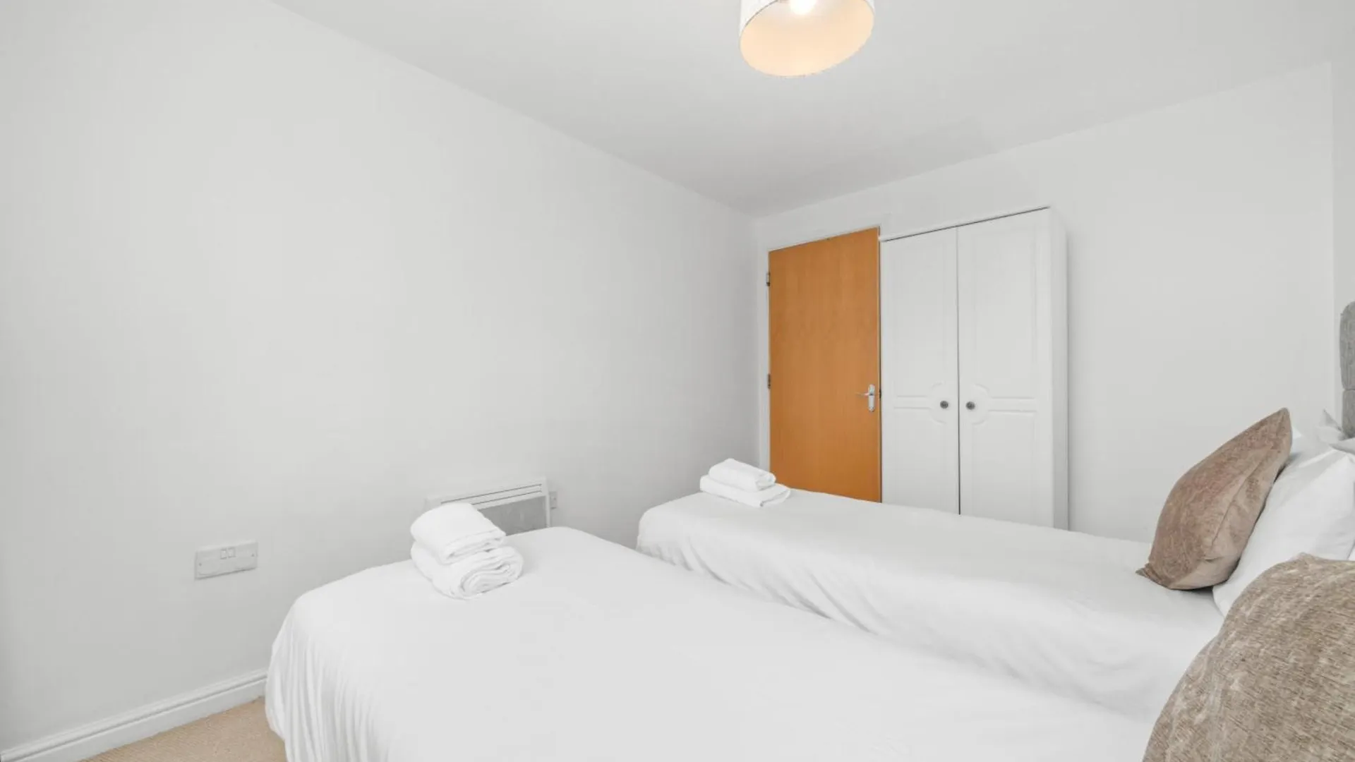 Saughton Suite With Views Of Water Of Leith Edinburg
