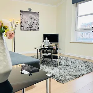 Peaceful 2 Bedroom Flat With Free Parking Edinburgh